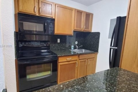 Copropriété à louer à Miami, Floride: 1 chambre, 55.37 m2 № 1943620 - photo 10