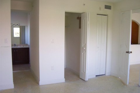Copropriété à louer à Miami, Floride: 1 chambre, 55.37 m2 № 1943620 - photo 2