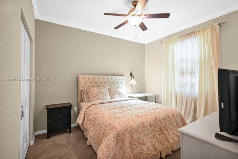 Villa ou maison à louer à Cutler Bay, Floride: 4 chambres, 191.47 m2 № 1780069 - photo 29