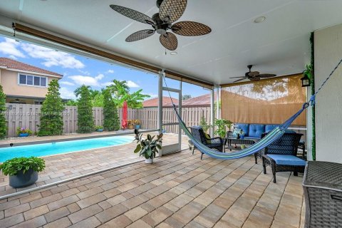 Villa ou maison à louer à Cutler Bay, Floride: 4 chambres, 191.47 m2 № 1780069 - photo 15