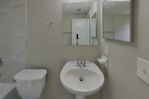 House in Tampa, Florida 3 bedrooms, 112.5 sq.m. № 1910967 - photo 13