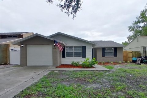 House in Tampa, Florida 3 bedrooms, 112.5 sq.m. № 1910967 - photo 1