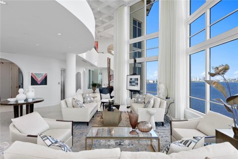Copropriété à vendre à Tampa, Floride: 3 chambres, 570.7 m2 № 2400112 - photo 7