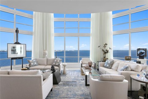 Copropriété à vendre à Tampa, Floride: 3 chambres, 570.7 m2 № 2400112 - photo 3