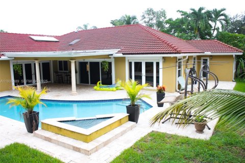 Villa ou maison à vendre à Coral Springs, Floride: 4 chambres, 280.29 m2 № 1993606 - photo 4