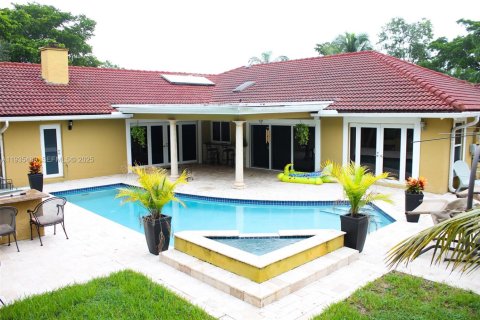 Villa ou maison à vendre à Coral Springs, Floride: 4 chambres, 280.29 m2 № 1993606 - photo 2