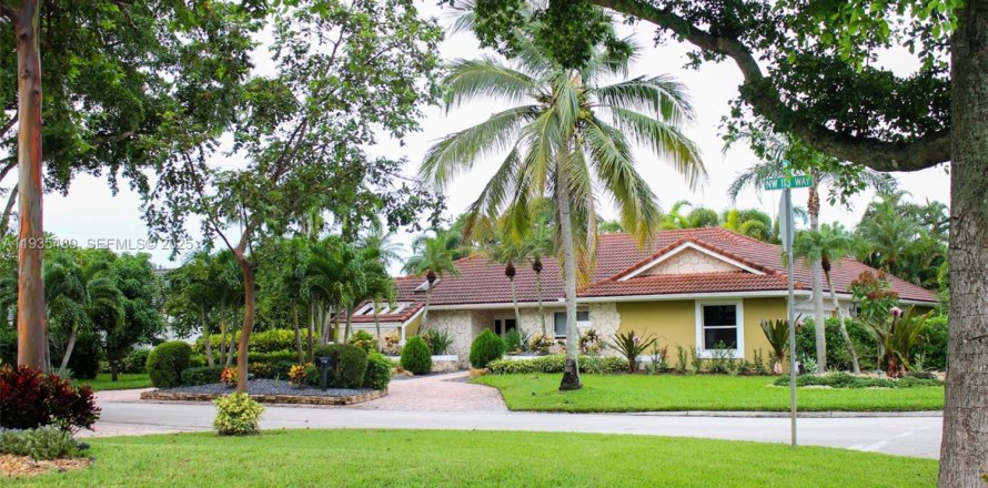 Villa ou maison à Coral Springs, Floride 4 chambres, 280.29 m2 № 1993606