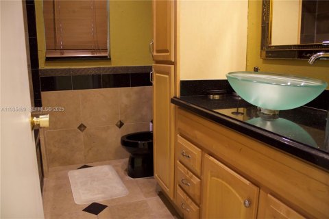 Villa ou maison à vendre à Coral Springs, Floride: 4 chambres, 280.29 m2 № 1993606 - photo 27