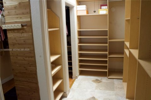 Villa ou maison à vendre à Coral Springs, Floride: 4 chambres, 280.29 m2 № 1993606 - photo 16