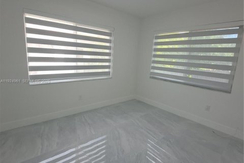 Снять в аренду кондоминиум в Майами-Бич, Флорида 1 спальня, 55м2, № 1983470 - фото 7