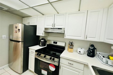 Купить кондоминиум в Хайалиа, Флорида 1 спальня, 61.32м2, № 2048052 - фото 14