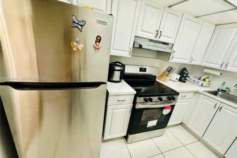 Купить кондоминиум в Хайалиа, Флорида 1 спальня, 61.32м2, № 2048052 - фото 16