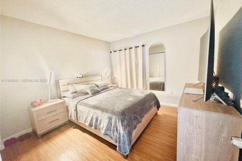 Купить кондоминиум в Хайалиа, Флорида 1 спальня, 61.32м2, № 2048052 - фото 17