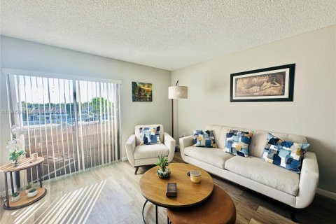 Купить кондоминиум в Хайалиа, Флорида 1 спальня, 61.32м2, № 2048052 - фото 4