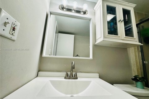 Купить кондоминиум в Хайалиа, Флорида 1 спальня, 61.32м2, № 2048052 - фото 9