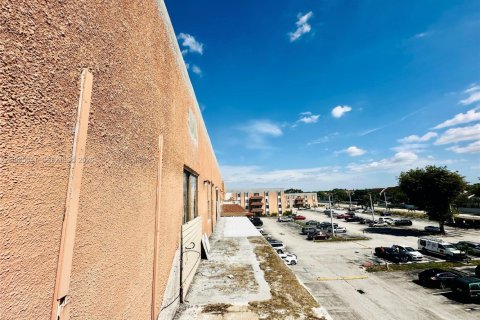 Купить кондоминиум в Хайалиа, Флорида 1 спальня, 61.32м2, № 2048052 - фото 25