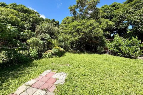 House in Miami, Florida 2 bedrooms, 139.35 sq.m. № 1933530 - photo 17