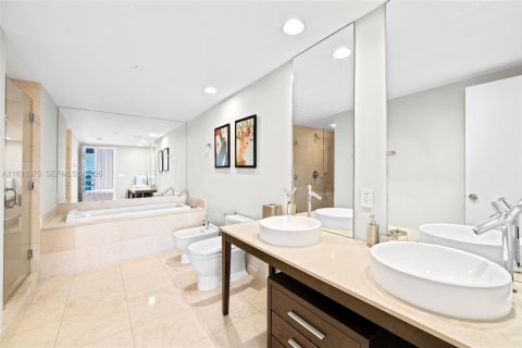 Купить кондоминиум в Майами, Флорида 2 спальни, 117.89м2, № 2054923 - фото 4