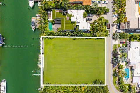 House in Miami Beach, Florida 387.5 sq.m. № 1820028 - photo 3