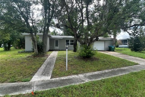 House in Deltona, Florida 1 bedroom, 78.41 sq.m. № 1914464 - photo 1