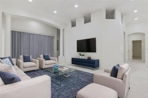 House in Lake Mary, Florida 4 bedrooms, 244.43 sq.m. № 2167423 - photo 8