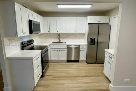 Appartement à louer à Miami, Floride: 2 chambres, 102.19 m2 № 1955224 - photo 8