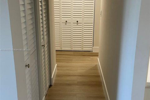 Appartement à louer à Miami, Floride: 2 chambres, 102.19 m2 № 1955224 - photo 12