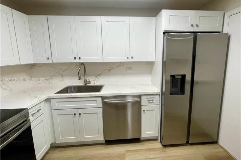 Appartement à louer à Miami, Floride: 2 chambres, 102.19 m2 № 1955224 - photo 10