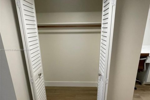 Appartement à louer à Miami, Floride: 2 chambres, 102.19 m2 № 1955224 - photo 14