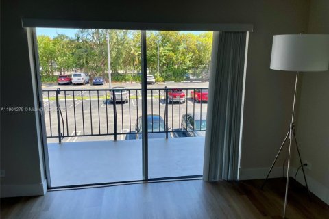 Appartement à louer à Miami, Floride: 2 chambres, 102.19 m2 № 1955224 - photo 2