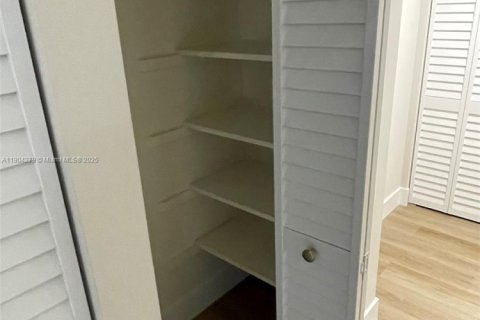 Appartement à louer à Miami, Floride: 2 chambres, 102.19 m2 № 1955224 - photo 13