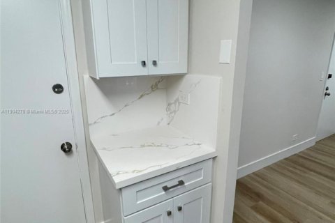 Appartement à louer à Miami, Floride: 2 chambres, 102.19 m2 № 1955224 - photo 11