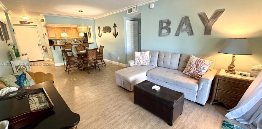 Condo in Tavernier, Florida, 2 bedrooms  № 2086132