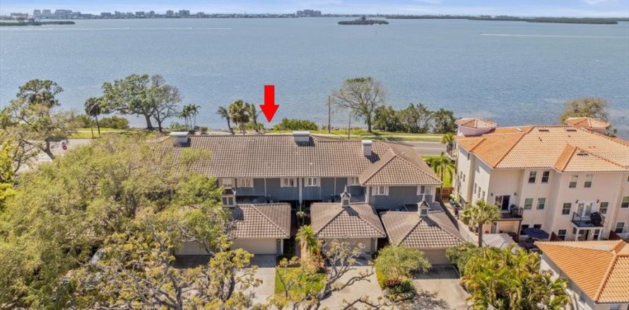 Adosado en Clearwater, Florida 3 dormitorios, 204.38 m2 № 2298621