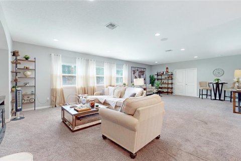 House in Winter Garden, Florida 7 bedrooms, 437.01 sq.m. № 1810985 - photo 19
