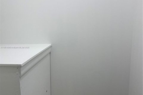 Снять в аренду кондоминиум в Пемброк-Пайнс, Флорида 1 спальня, 63.64м2, № 1858950 - фото 19