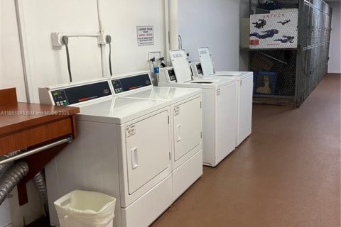 Снять в аренду кондоминиум в Пемброк-Пайнс, Флорида 1 спальня, 63.64м2, № 1858950 - фото 26