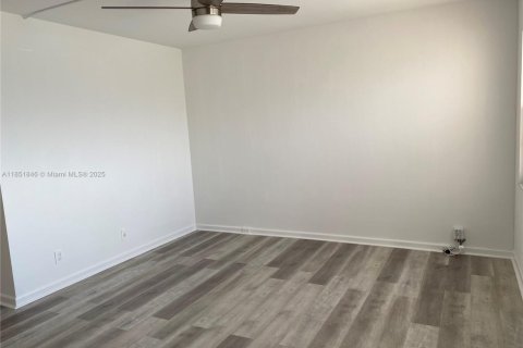 Снять в аренду кондоминиум в Пемброк-Пайнс, Флорида 1 спальня, 63.64м2, № 1858950 - фото 6