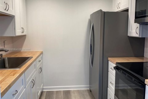 Снять в аренду кондоминиум в Пемброк-Пайнс, Флорида 1 спальня, 63.64м2, № 1858950 - фото 3