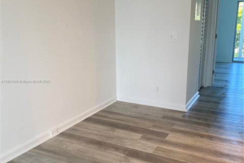 Снять в аренду кондоминиум в Пемброк-Пайнс, Флорида 1 спальня, 63.64м2, № 1858950 - фото 8