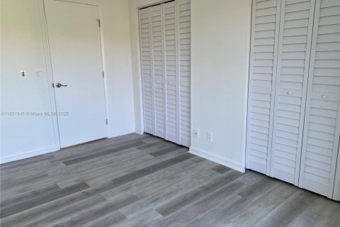 Снять в аренду кондоминиум в Пемброк-Пайнс, Флорида 1 спальня, 63.64м2, № 1858950 - фото 17