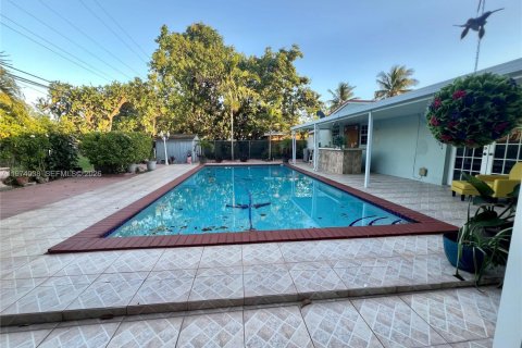 Купить виллу или дом в Майами-Гарденс, Флорида 4 спальни, 187.66м2, № 2050790 - фото 11