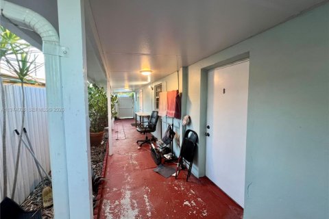 Купить виллу или дом в Майами-Гарденс, Флорида 4 спальни, 187.66м2, № 2050790 - фото 12