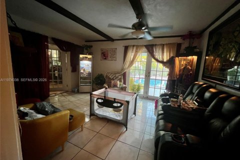 Купить виллу или дом в Майами-Гарденс, Флорида 4 спальни, 187.66м2, № 2050790 - фото 5