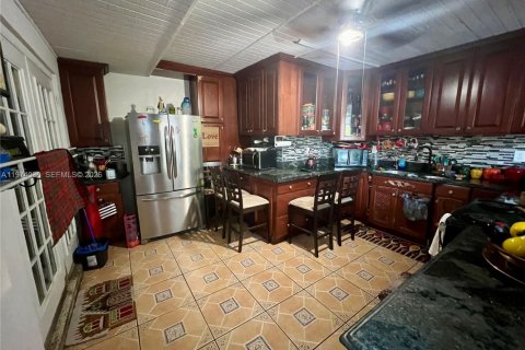 Купить виллу или дом в Майами-Гарденс, Флорида 4 спальни, 187.66м2, № 2050790 - фото 7