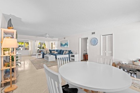 Villa ou maison à louer à Fort Lauderdale, Floride: 3 chambres, 149.94 m2 № 2177390 - photo 10