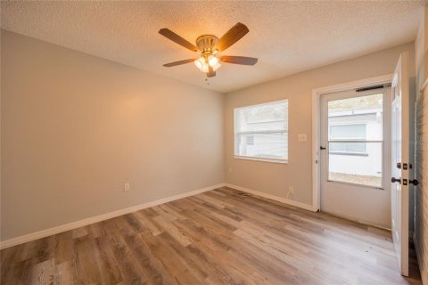 Commercial property in Clearwater, Florida 380.71 sq.m. № 2098243 - photo 22