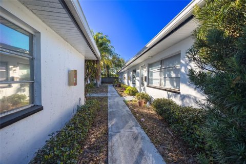 Commercial property in Clearwater, Florida 380.71 sq.m. № 2098243 - photo 13