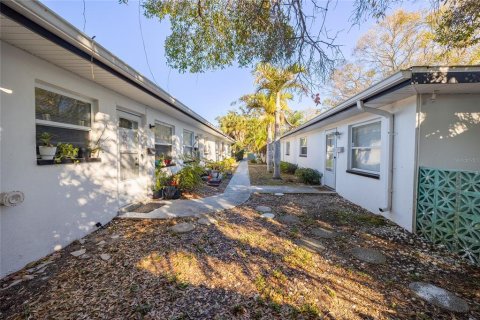 Commercial property in Clearwater, Florida 380.71 sq.m. № 2098243 - photo 11