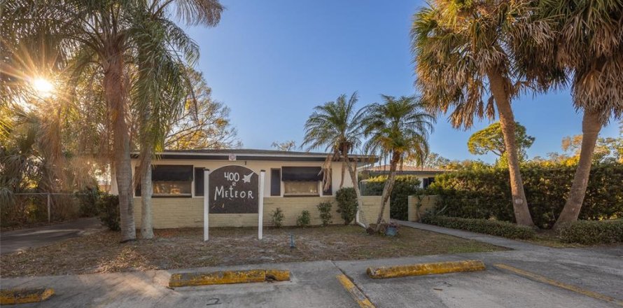 Commercial property in Clearwater, Florida 380.71 sq.m. № 2098243